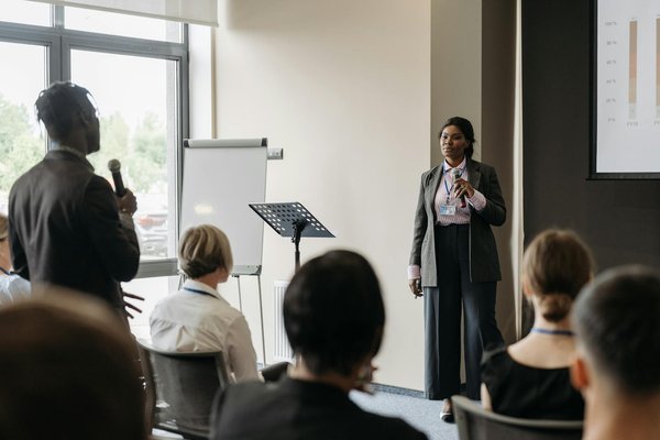 Quelles sont les meilleures tactiques de négociation pour les managers dans le secteur de la grande distribution ?
